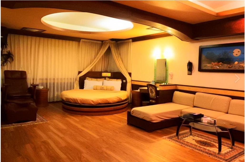Swan Lake Motel Guishan Exterior foto